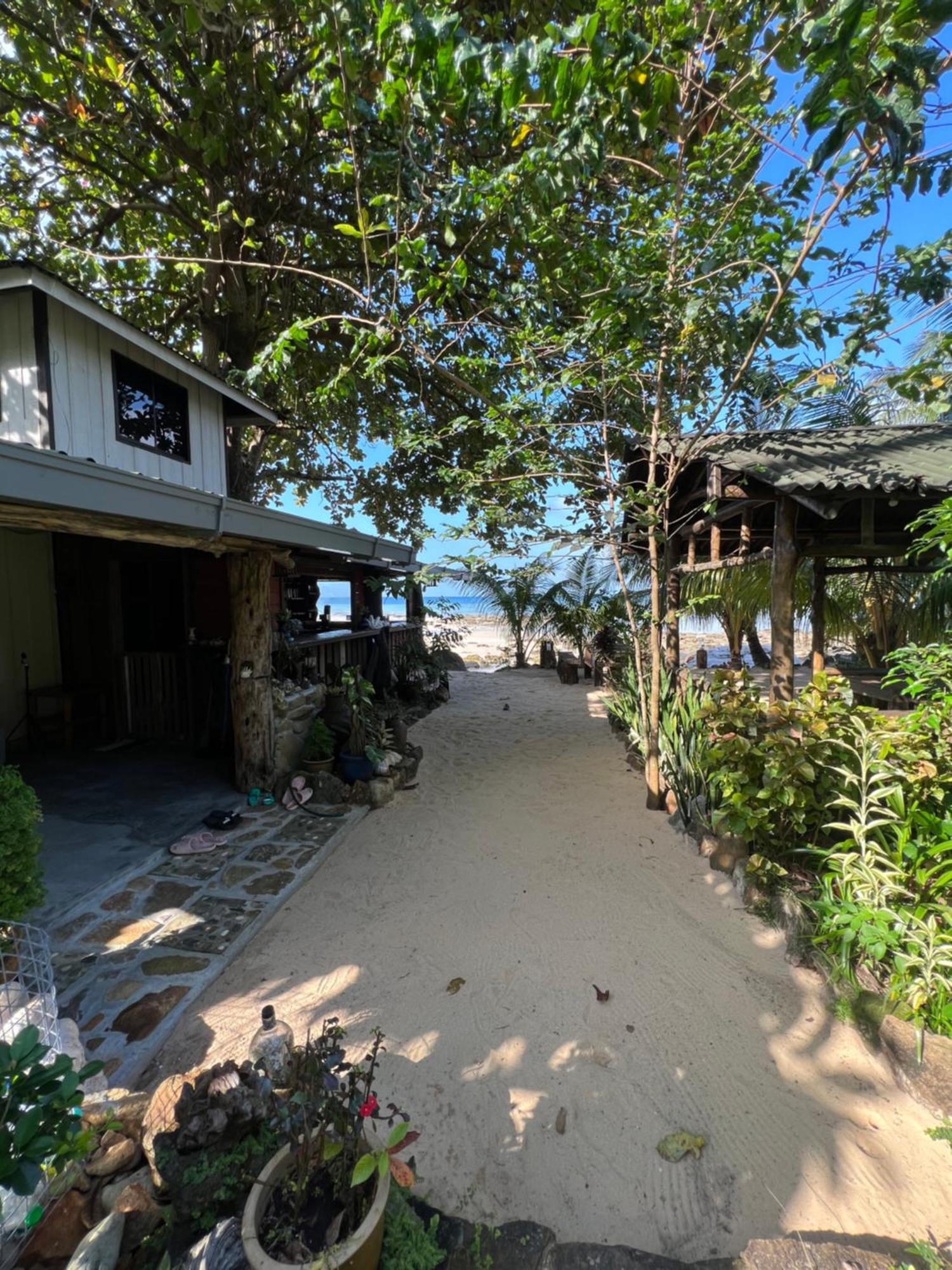 Beach House Kampung Genting المظهر الخارجي الصورة