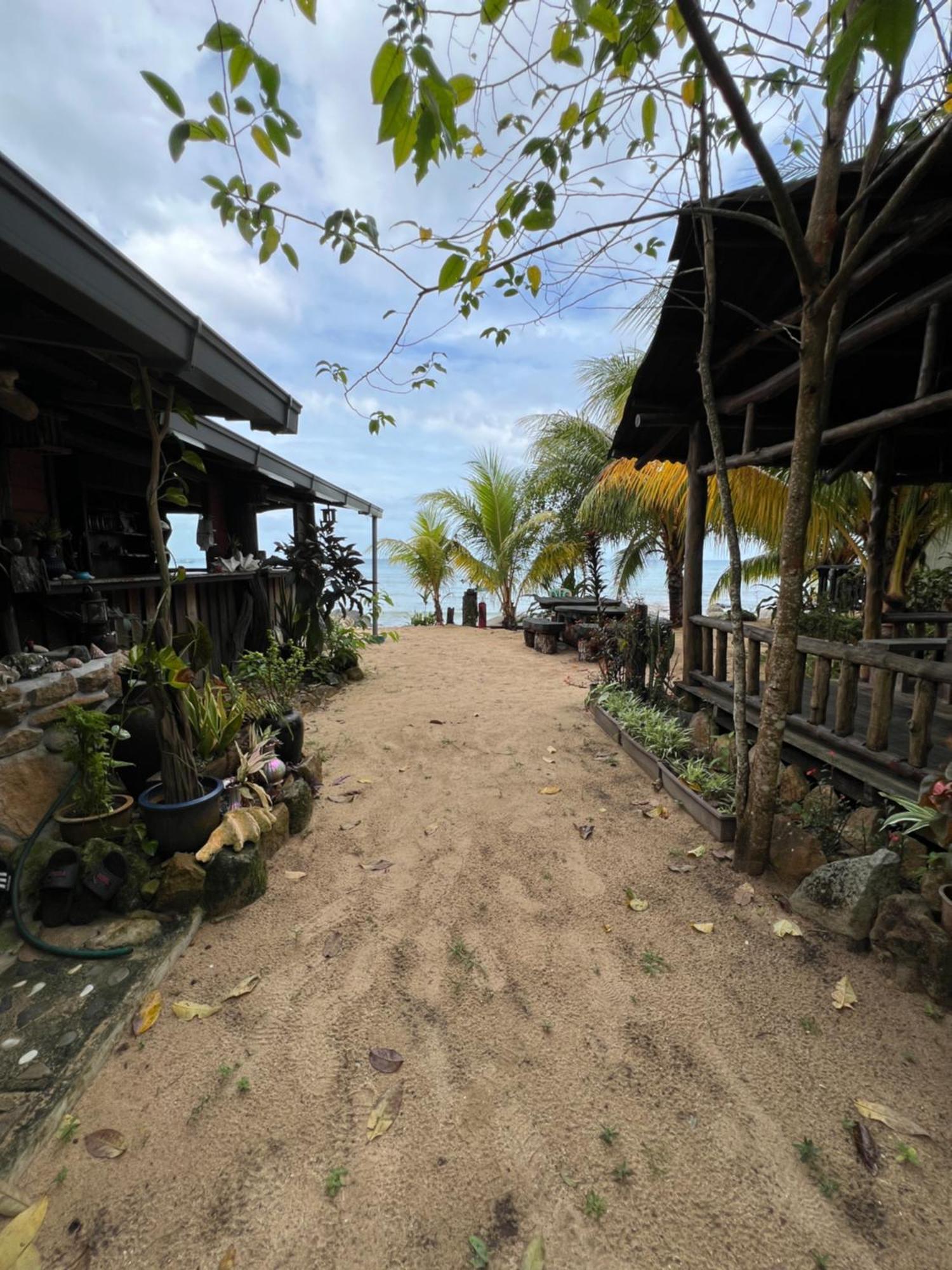 Beach House Kampung Genting المظهر الخارجي الصورة